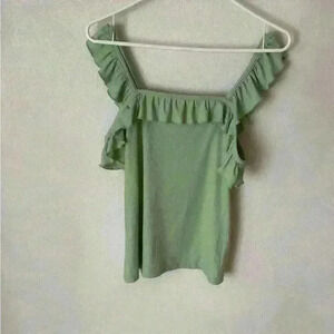 Women’s summer top size large